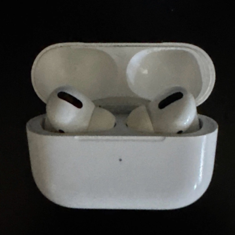 Apple AirPods Pro Active Noise Cancellation Bluetooth Wireless Earbuds, White